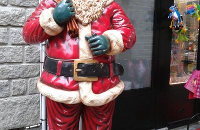 Le père Noël est arrivé à la boutique Chant de Merle.....