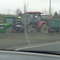 De l'eau, des restos, des tracteurs..... tout çà en vrac !