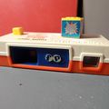 Fisher Price, place à l'appareil-photo de 1974 !... Au fond, presque un Kodak instamatic de poche !