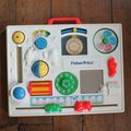 1 tableau d'éveil Fisher price