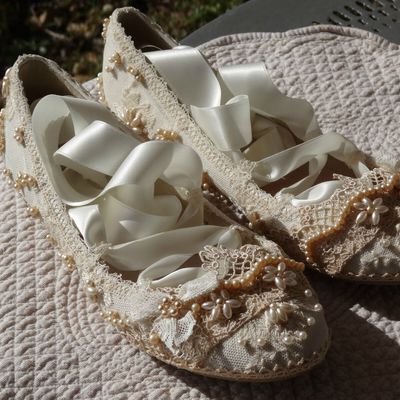 une sublime paire réhaussée de perles, ça donne du cachet pour une future mariée du 9 mai prochain !