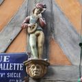 Un carrefour spatio-temporel à Rennes (Ille-et-Vilaine) (Joe Krapov)