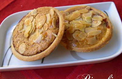 Tartelettes frangipane aux amandes, aux noisettes et aux framboises