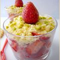 Verrine fraise pistache et galette bretonne