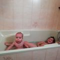 Le bain avec mon frère