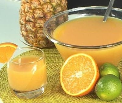 Le punch. Le cocktail exotique. Vers 1830.