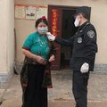 10 arrestations à Lhassa pour diffusion de «rumeurs», 75 groupes WeChat fermés.