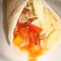 Fajitas au poulet, tomates et poivron jaune