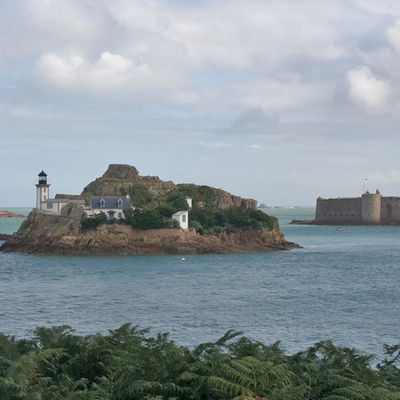 Ile et phare de Louët