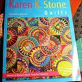 Toujours plus loin avec Karen K.Stone!