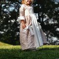 Clara: Une robe Madame de Pompadour pour Iris