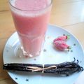 Smoothie glacé fraise-vanille