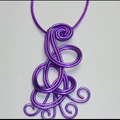 Pendentif spirale violet