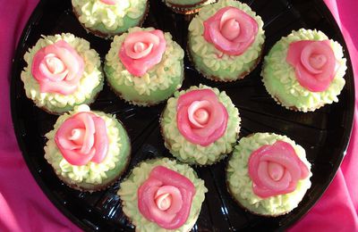 Cupcakes choux et roses pour Baby Shower