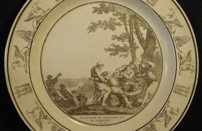 Trois assiettes en faience fine de Creil, cachet sous couverte de Stone Coquerel et Legros, 1808-1818