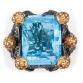 Bague ornée d'une topaze carrée 