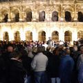 NÎMES: 3 000 aficionados et 500 œillets rouges autour de la statue de Nimeño II