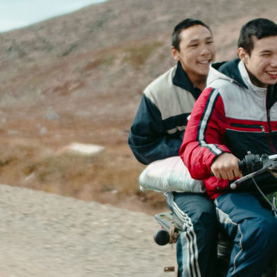 [CRITIQUE] Le chasseur de baleines : "Les beaux gosses "de Riad Sattouf en Russie Orientale