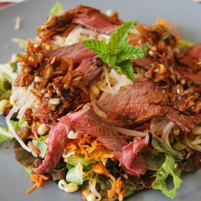 Salade de boeuf à la menthe