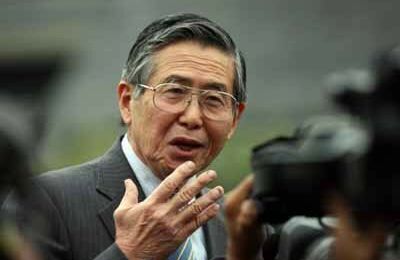 Arguments "destructeurs" en faveur de l’extradition de Fujimori.