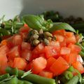 Salade de haricots verts, tomates, olives et câpres