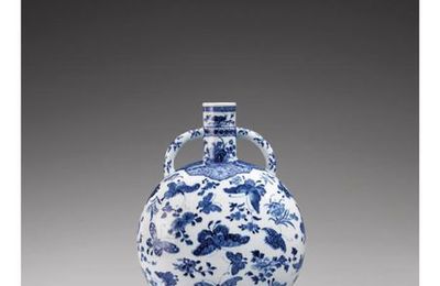 Gourde & Vase bouteille  en porcelaine bleu blanc Chine, dynastie Qing, XVIIIe siècle & Daoguang 