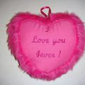 Saint Valentin, Coeur en Fourrure Rose Kawaï " I love you 4ever" personnalisable