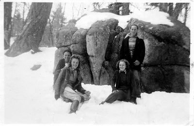 25/02/1940, Green Valley Lake - Norma Jeane et ses amis