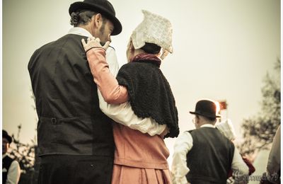 Vendée Tradition de mariage - la danse du tabouret - la goulée d'ev de Vouvant 