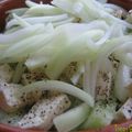 Salade de concombre-feta-oignon