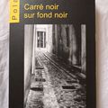 Carré noir sur fond noir