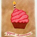 Carte anniversaire cupcake fraise/choco pop up