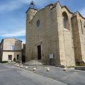 Pose de bornes anti-stationnement sur le parvis de l'église