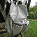 Sac à dos en simili argent