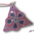 Pendentif triangle fleur pastel !