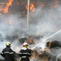 700 TONNES DE PAILLE EN FLAMME A FONTAINE-LES-VERVINS.