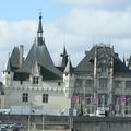 Saumur - 49 - et son château Son Hotel de Ville
