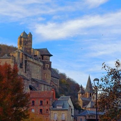 Bienvenue en Aveyron!!! Estaing...