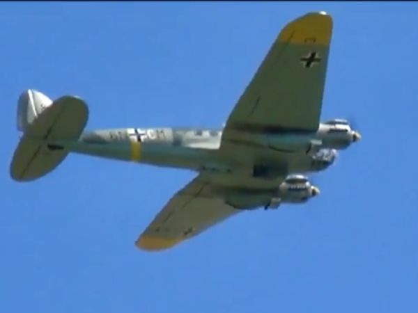 Le bombardier allemand bimoteur Heinkel 111 de la seconde guerre mondiale.