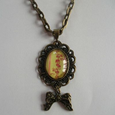 Collier vintage couleur bronze