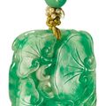 A jadeite 'Lingzhi' pendant, Late Qing dynasty