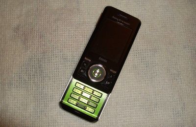 Sony Ericsson S500i seul ouvert