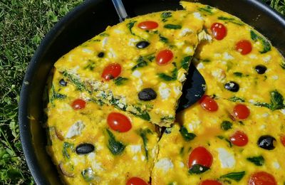 Frittata épinards, tomates, olives et feta