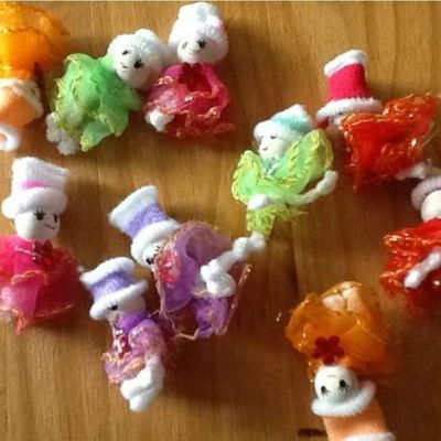 Lot de 20 poupées scrapbooking loisirs créatifs