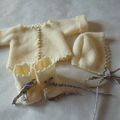 VESTE CAPUCHE POUR BEBE TRICOTE MAINS