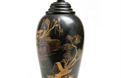 LOUIS MIDAVAINE (1988-1978) Pied de lampe balustre en bois laqué noir 