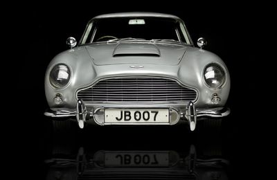 James Bond’s Aston Martin DB5 @ the Cincinnati Art Museum