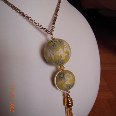 Collier à fleurs Jaunes