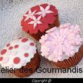Cupcakes pour Lisa, décoration en pâte à sucre