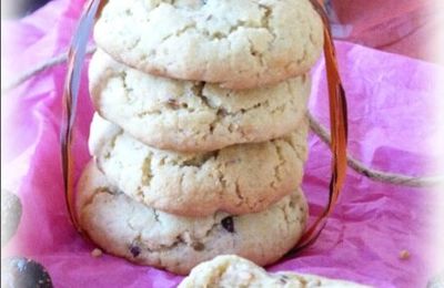 ღ " Miam " Bigs Cookies aux fraises séchées et noisettes